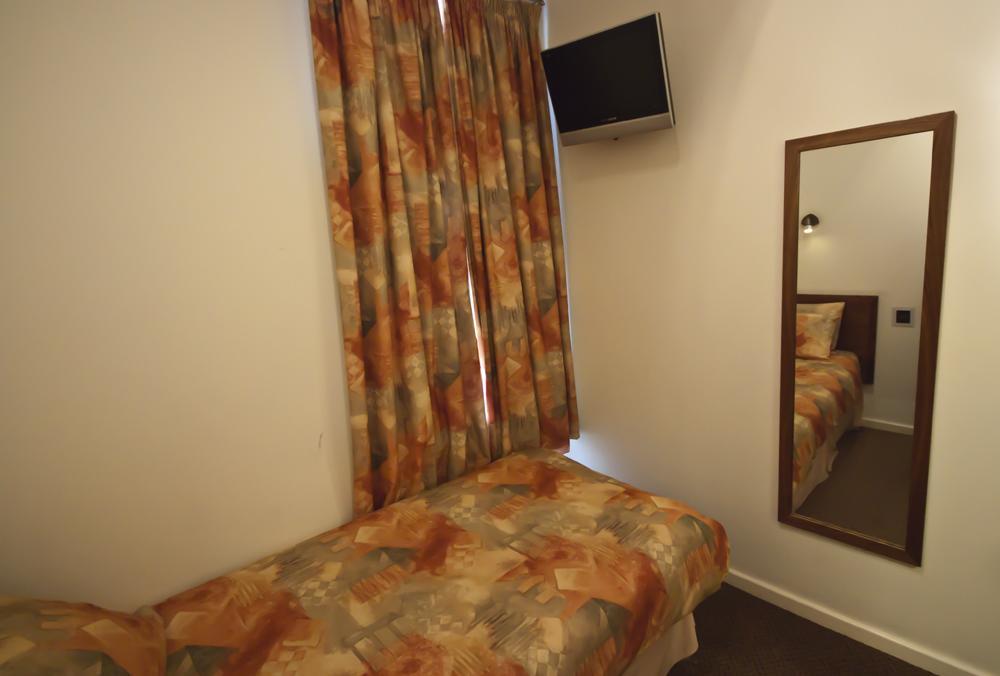 וולברהאמפטון The Robin 2 Hotel חדר תמונה